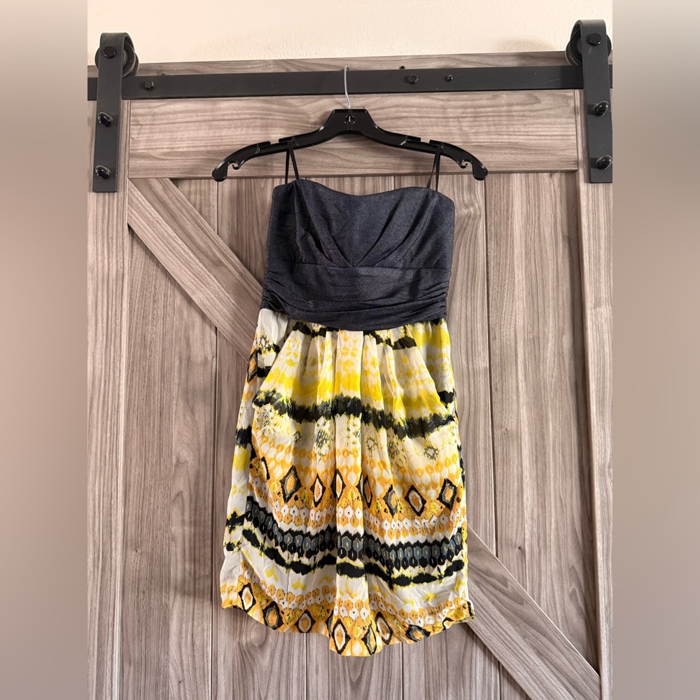Mystic Strapless Dress in Yellow and Black